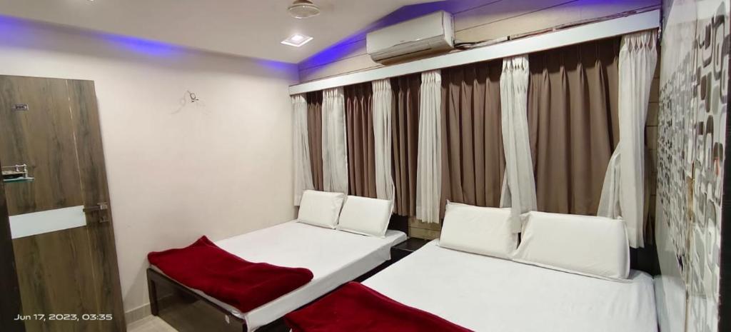 Hotel Madhav