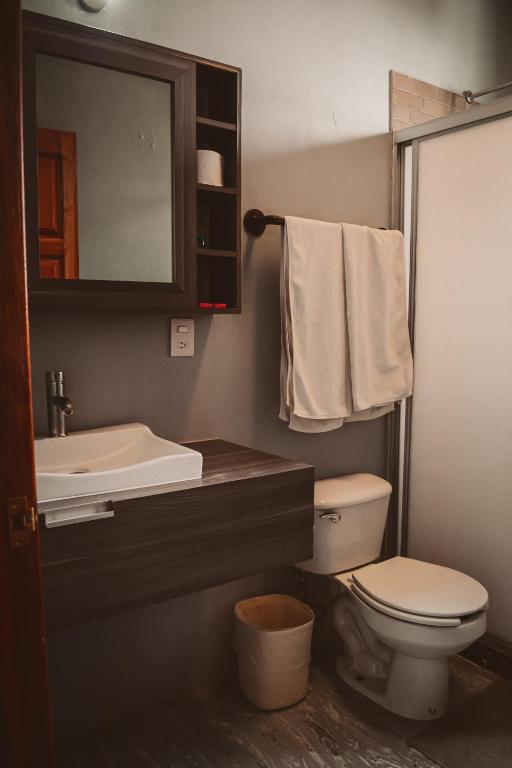Koupelna v ubytování La Conspiración Hotel