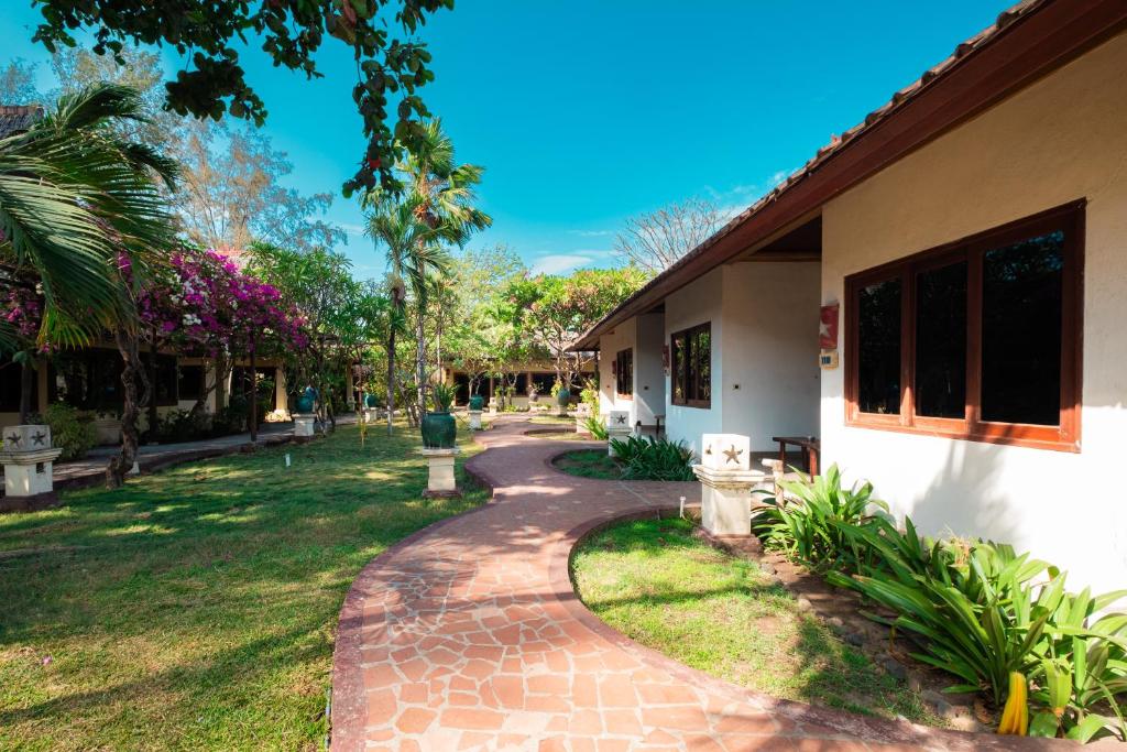 Villa Almarik Resort - 8