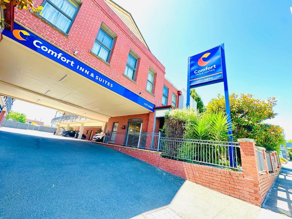 Comfort Inn & Suites City Views Comfort Inn & Suites City Views