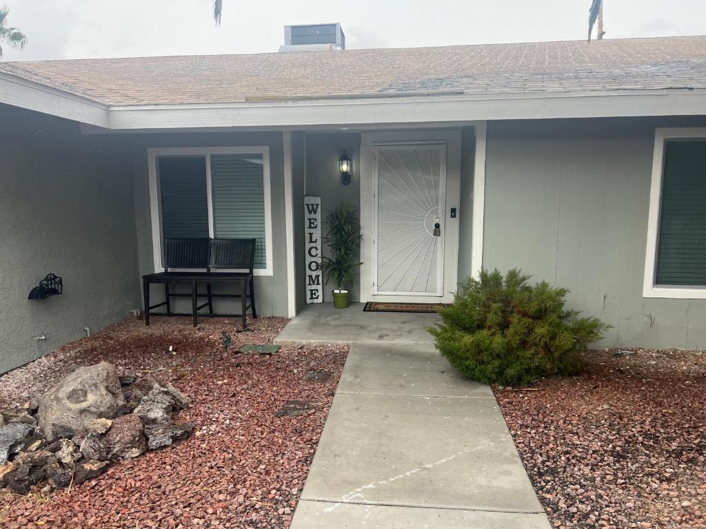 Pampas House - Three-Bedroom House