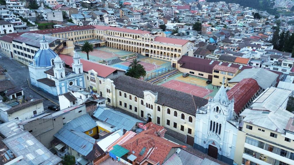 Nespecifikovaný výhled na destinaci Quito nebo výhled na město při pohledu z penzionu