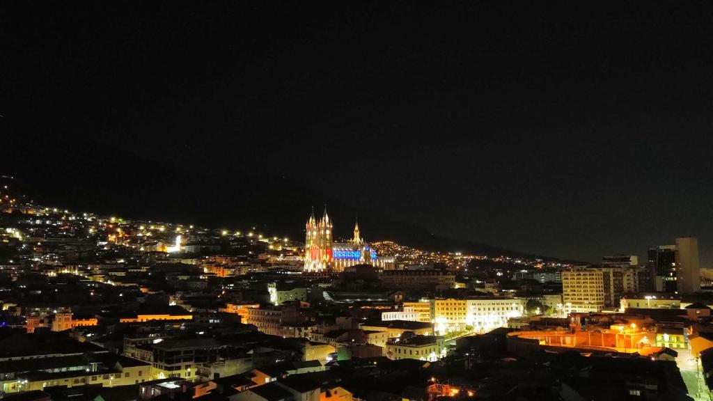 Nespecifikovaný výhled na destinaci Quito nebo výhled na město při pohledu z penzionu