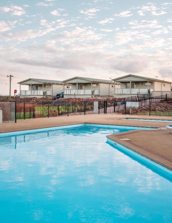 Beachfront Kalbarri Red Bluff Tourist Park - Housity