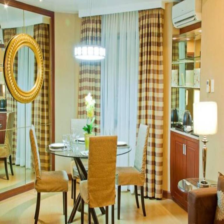 Posezení v ubytování Royal Garden Hotel