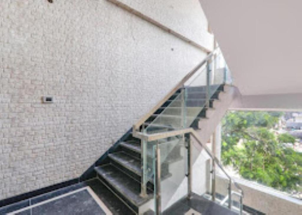 Shree Dev Villa Hotel Kanpur - Housity