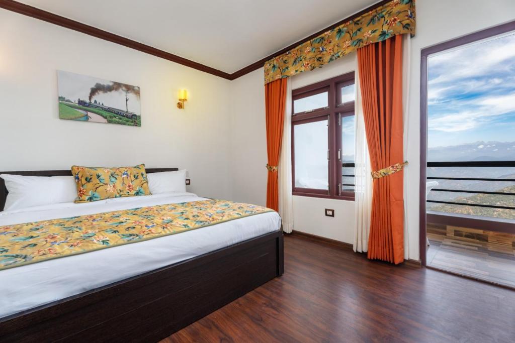 Postel nebo postele na pokoji v ubytování Summit Sherpa Mountain Hotel & Spa