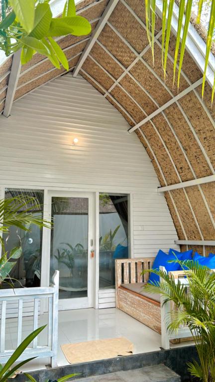 Bazén v ubytování Unzipp Bungalows Gili Air nebo v jeho okolí