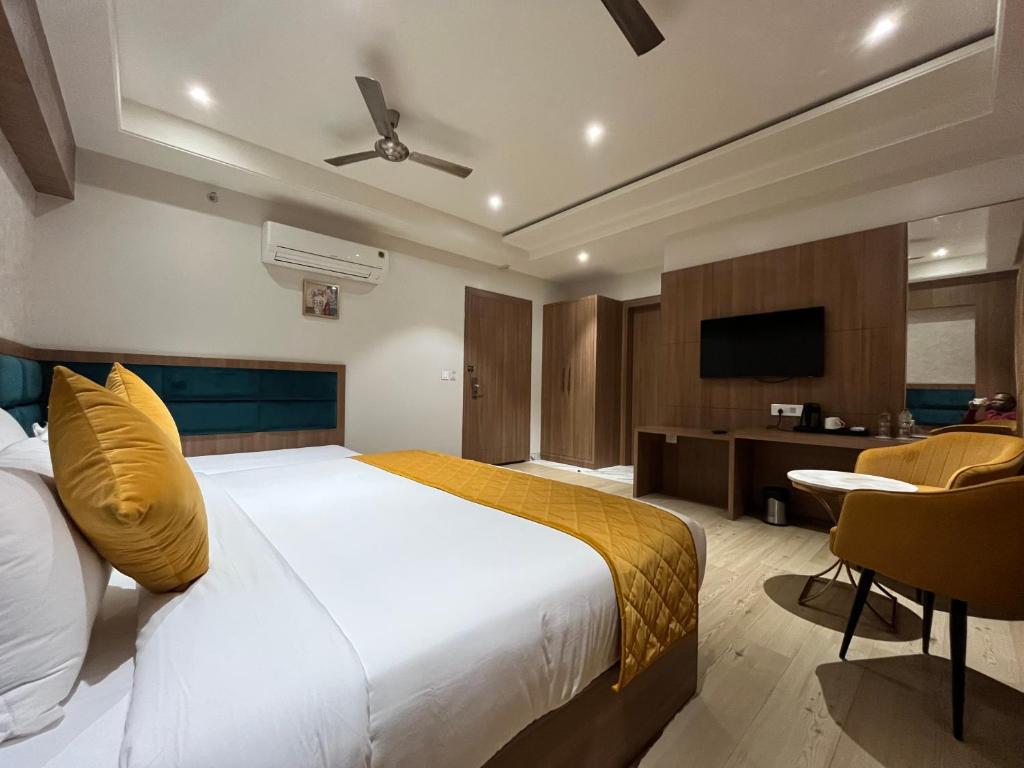 Hotel Three Seasons - Triplo Stanza Di Lusso