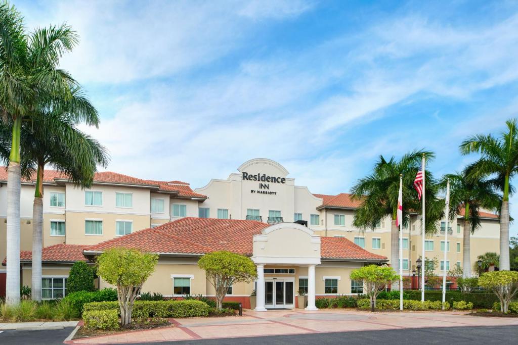 Residence Inn by Marriott Fort Myers at I-75 and Gulf Coast Town Center - Housity
