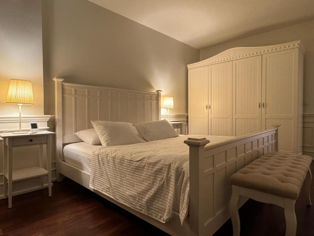 Lana Riverside Apartment - Image 7