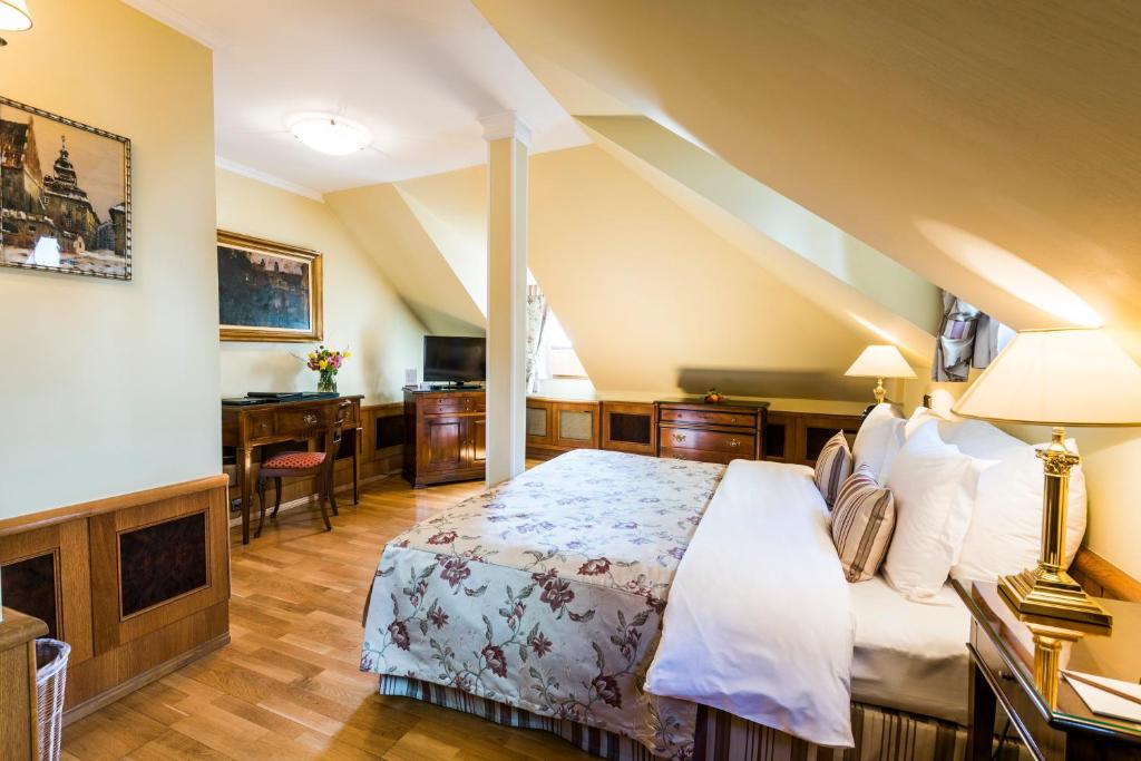 Golden Well - Resim 33