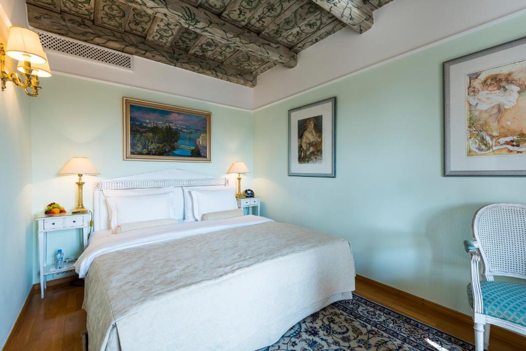 Golden Well - Resim 35