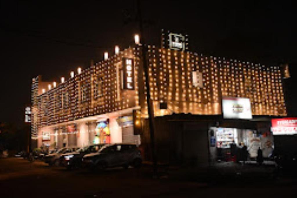 THE IMPERIAL HOTEL AND CONVENTION CENTRE Kanpur, Kānpur (updated prices