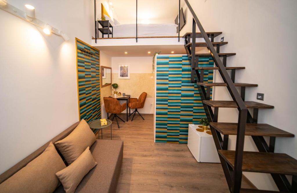 Posedenie v ubytovaní Free Parking -Corvin Palace Residence-3BDRM,6ppl,Wifi,AC
