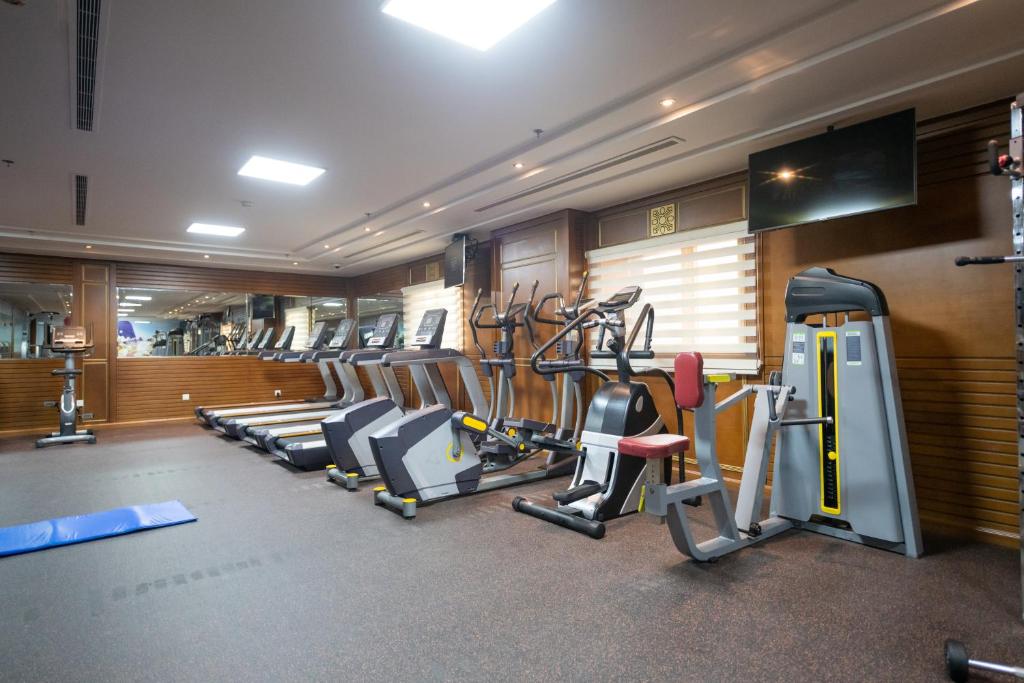 Fitness centrum a/nebo fitness zařízení v ubytování WA Hotel