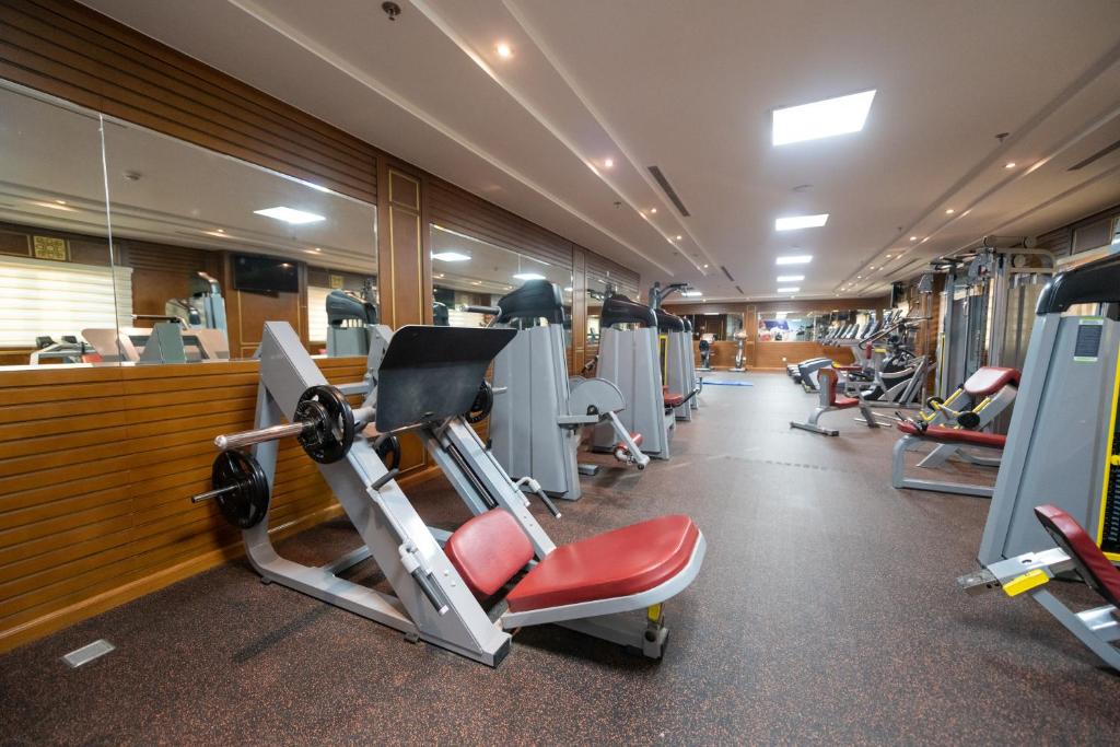 Fitness centrum a/nebo fitness zařízení v ubytování WA Hotel
