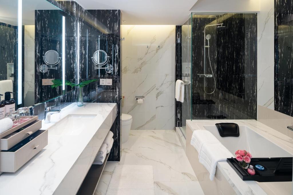 Koupelna v ubytování Pathumwan Princess Hotel - SHA Extra Plus Certified