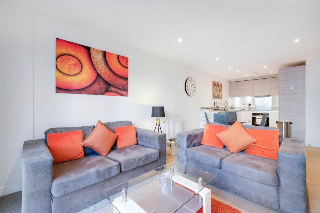 Alder House Serviced Apartment Maidenhead by 360stays - Housity