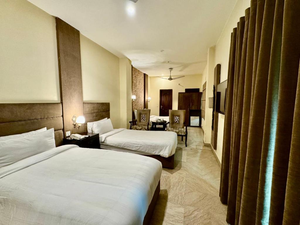 Shelton Hotel Lahore - Salle Familiale Supérieure