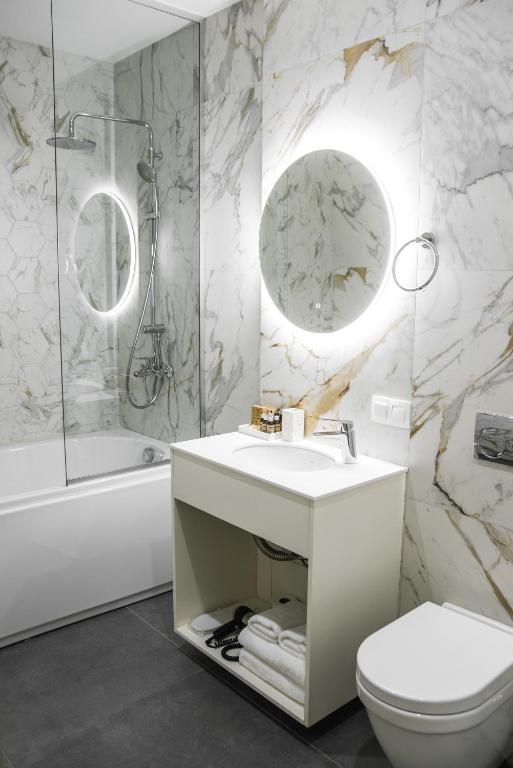Koupelna v ubytování Makmani Boutique Hotel by DNT Group