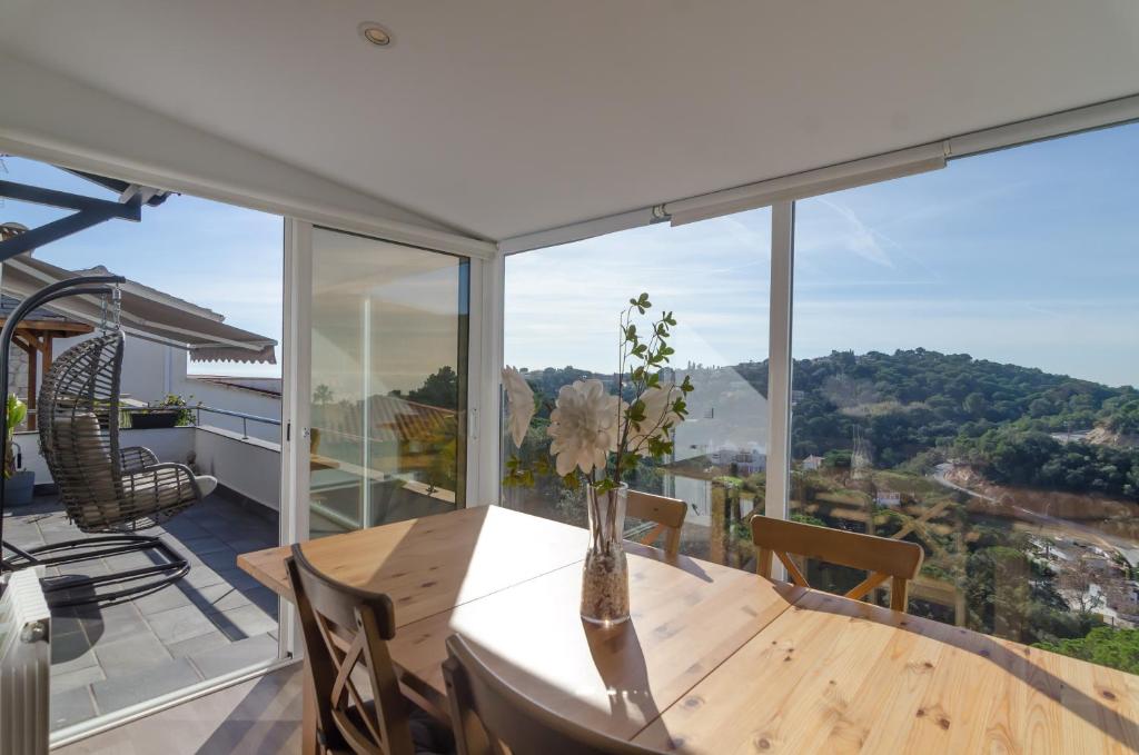 Fotografie z fotogalerie ubytování Villa Luxury piscina y cascada 2 min de la playa v destinaci Lloret de Mar