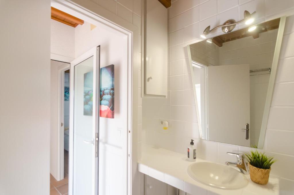 Fotografie z fotogalerie ubytování Villa Luxury piscina y cascada 2 min de la playa v destinaci Lloret de Mar