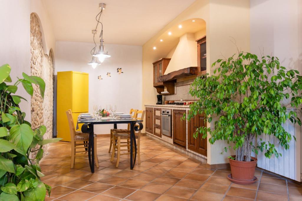 Kuchyňa alebo kuchynka v ubytovaní Agriturismo La Valle A Polvereto
