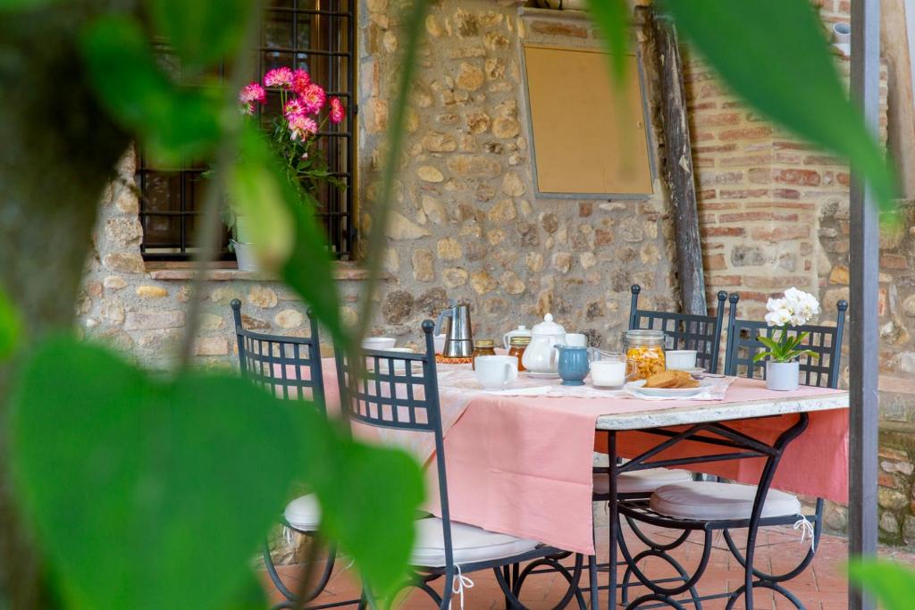 Fotografia z galérie ubytovania Agriturismo La Valle A Polvereto v destinácii Tavarnelle in Val di Pesa
