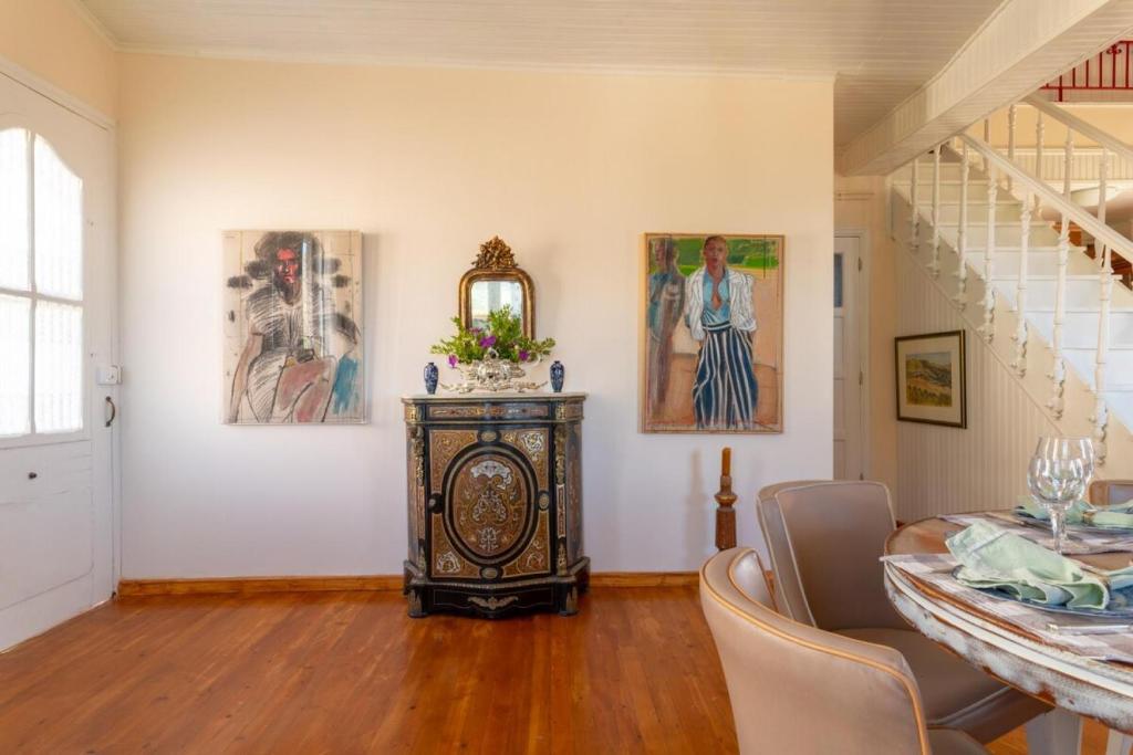 Posezení v ubytování Art Gallery Villa Kefalonia Sea View and Breakfast