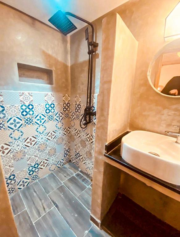 Koupelna v ubytování Riad El Pacha