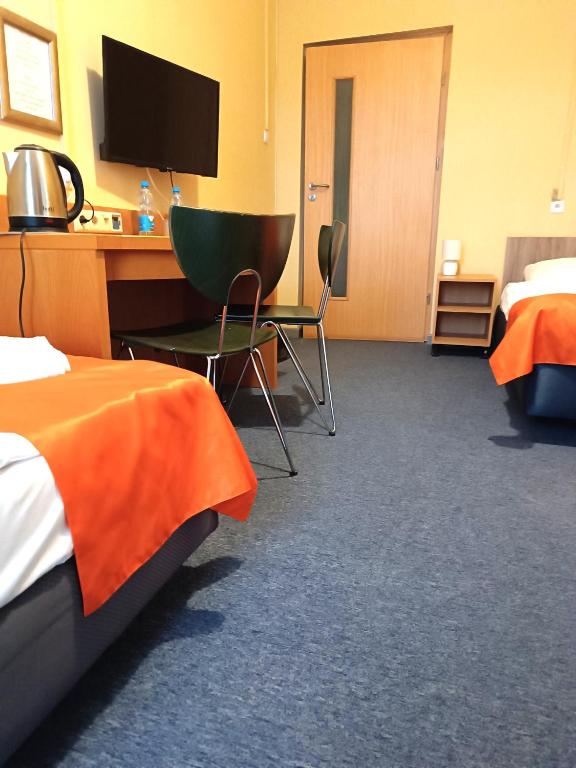 Hostel Krośnieńska 12 - Habitación Pequeña Con 2 Camas Individuales