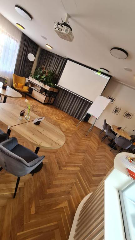 Posedenie v ubytovaní Hotel Restovna
