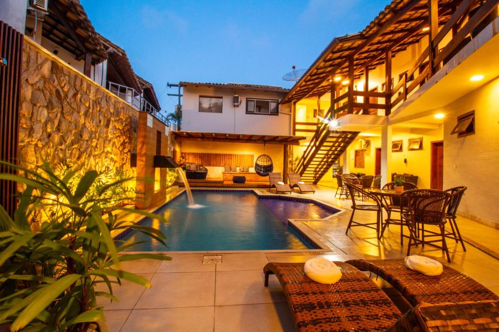 A piscina localizada em Hotel Bem Brasil ou nos arredores