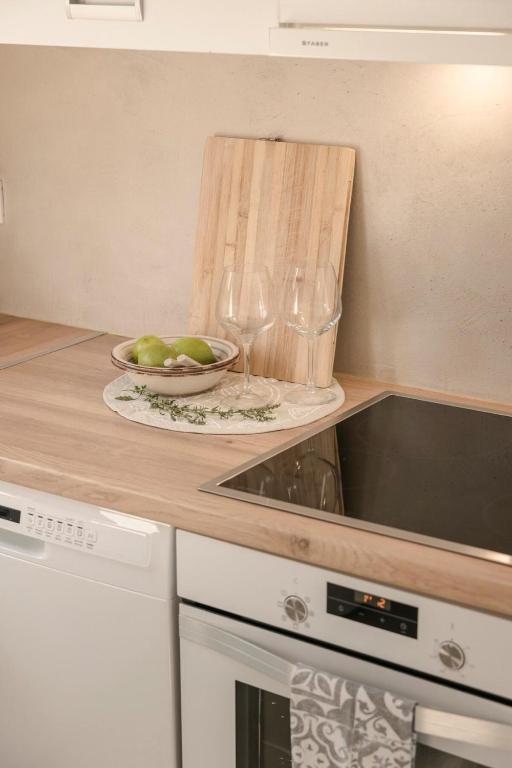 Kuchnia lub aneks kuchenny w obiekcie Karma - Unalome Villas