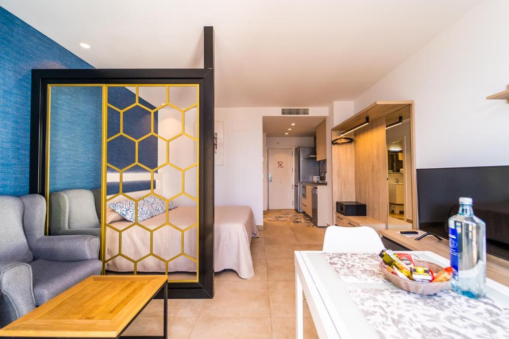 Posezení v ubytování Vistamar Colors Boutique Luxury Apartments By DLV -Adults Only-