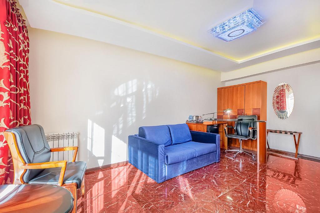 Posezení v ubytování Cron Palace kosher Tbilisi Hotel