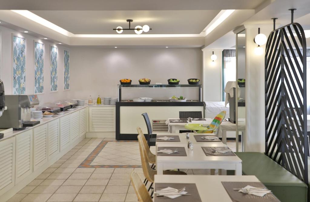 Kuchyň nebo kuchyňský kout v ubytování Anastasia Hotel Stalis