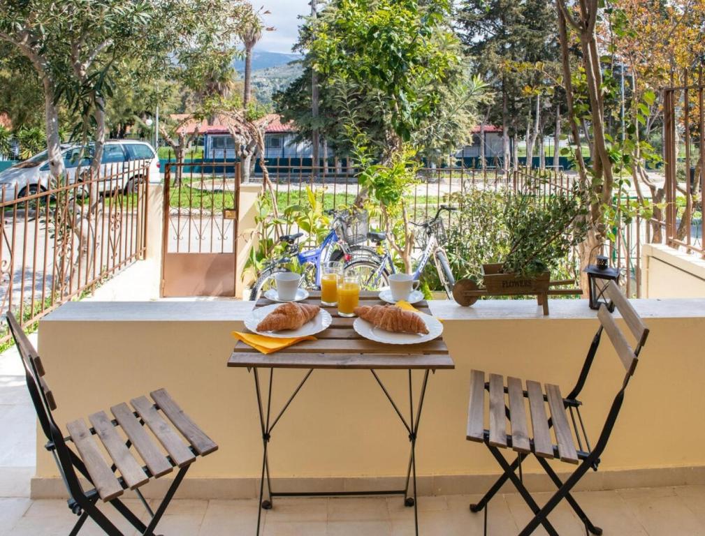 Balkón alebo terasa v ubytovaní Entheos City Center Kefalonia