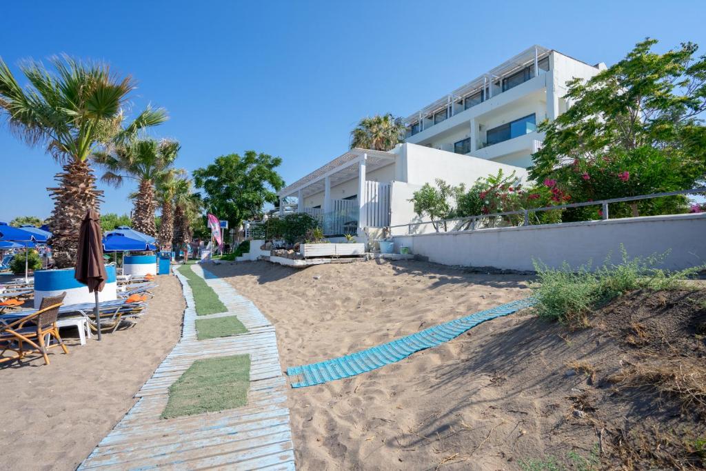 Bazén v ubytování Lido Star nebo v jeho okolí