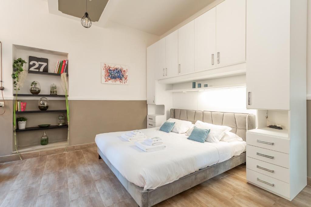 Cama o camas de una habitación en Central Charm near Piazza Navona - Cozy Loft for 2