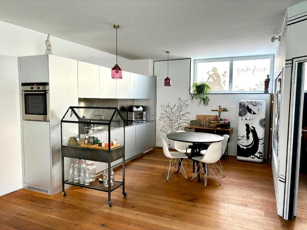 Kuchyň nebo kuchyňský kout v ubytování SONNEN Loft Bern - Bed & Breakfast