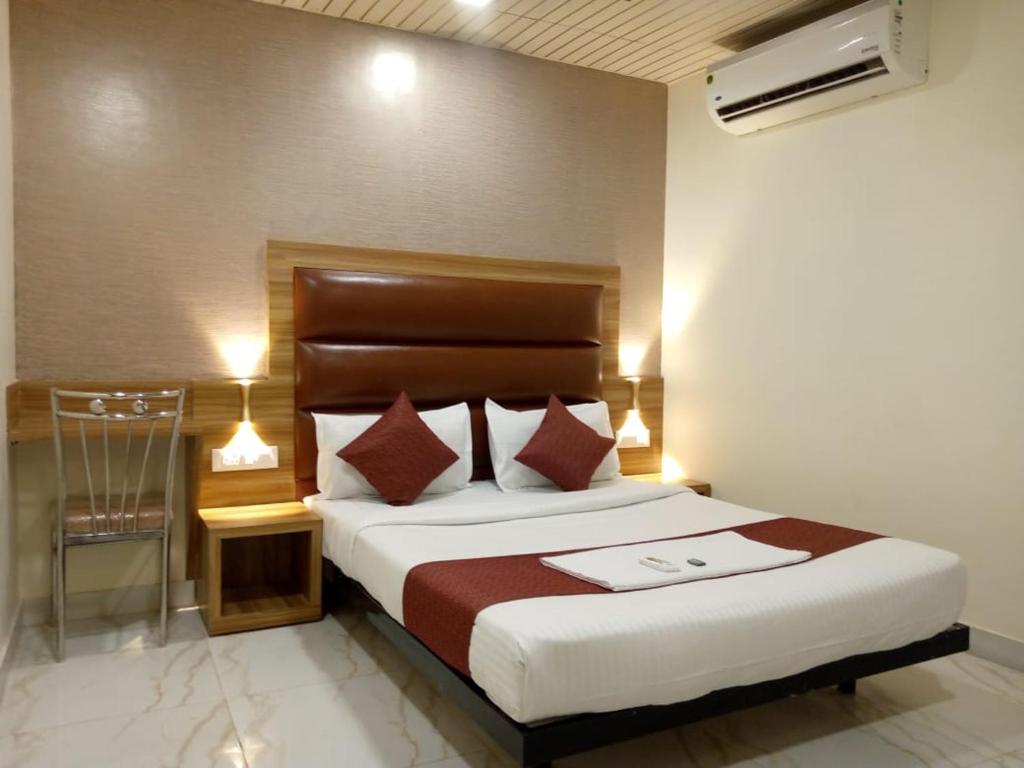 TRI HOTEL - Deluxe Double Room