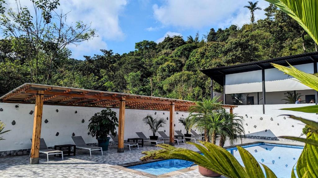 Bazén v ubytování Las Terrazas de Dana Boutique Lodge & Spa nebo v jeho okolí