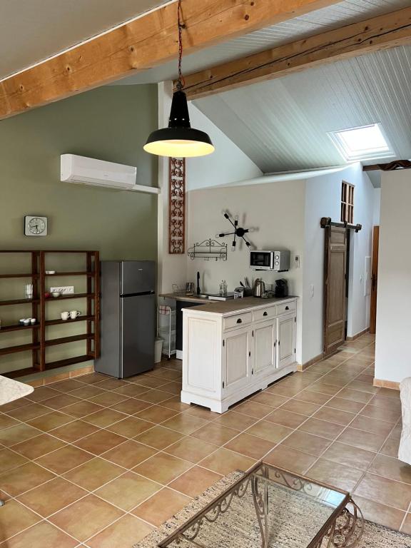 A cozinha ou cozinha compacta de L&#39;Usine en Provence
