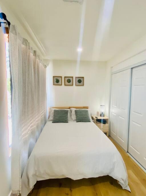 Postel nebo postele na pokoji v ubytování Newly renovated and cozy home in the Florida Keys