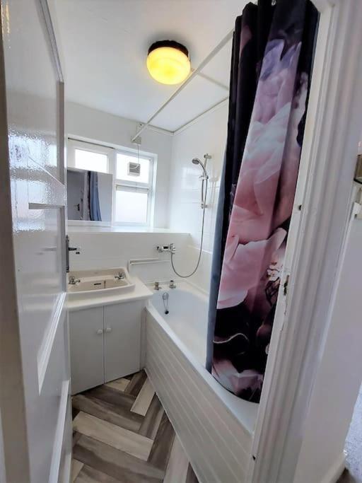Koupelna v ubytování 3 bedroom Flat in Hoxton London