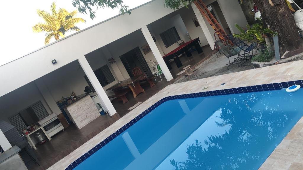 Bazén v ubytování Hostel Dourado nebo v jeho okolí