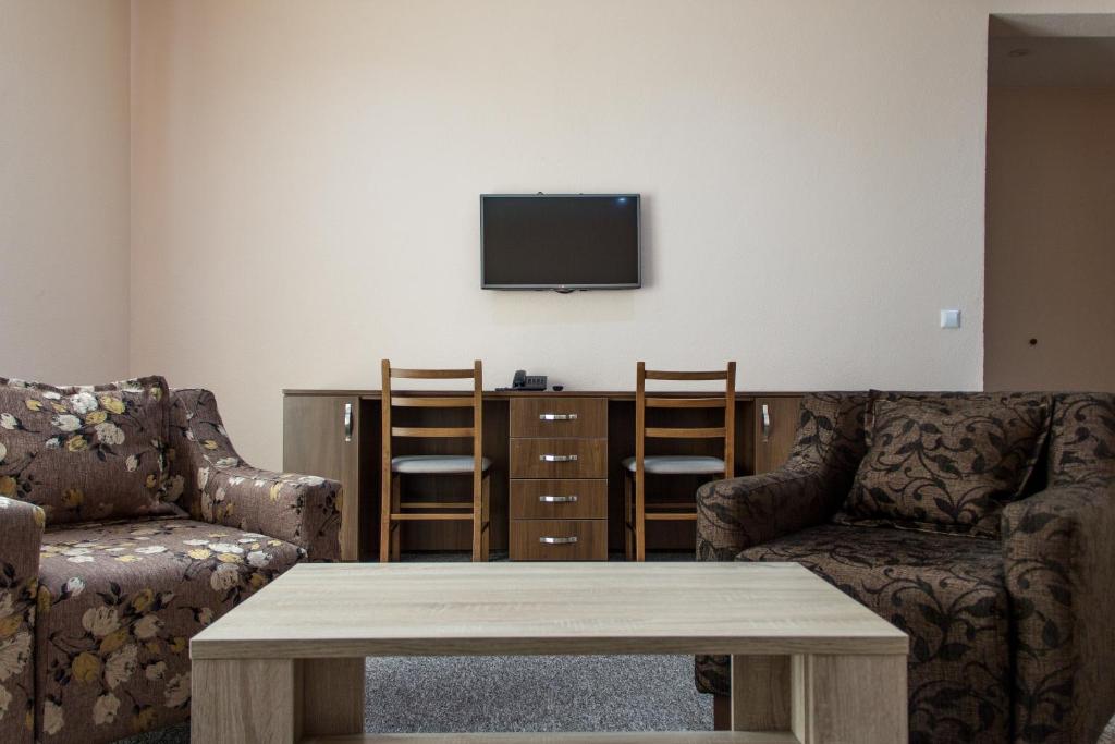 Motel Calypso Travnik - Suite King Con Balcón