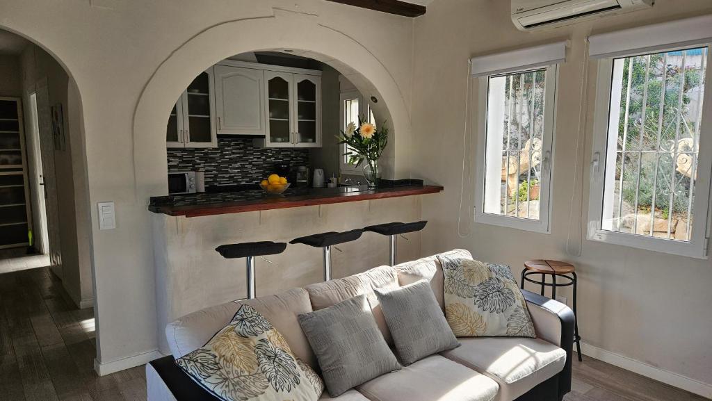 Altomira — 3-Bed Pet-Friendly Villa with Pool & Mountain Views near Dénia